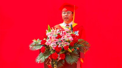 礼成，启航 | 半岛官方网站_半岛(中国)股份有限公司校长李中华教授在2024届本科生毕业典礼上的致辞