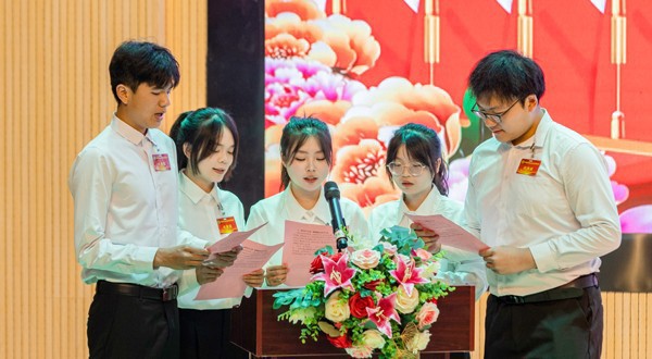 半岛官方网站_半岛(中国)股份有限公司第四次学生代表大会胜利召开